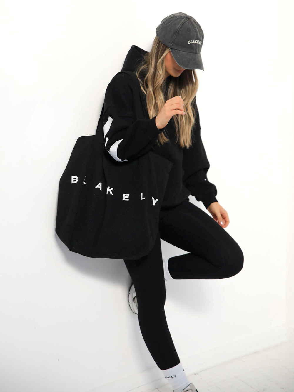 Black Blakely Isabel Oversized Hoodie | BOM479150