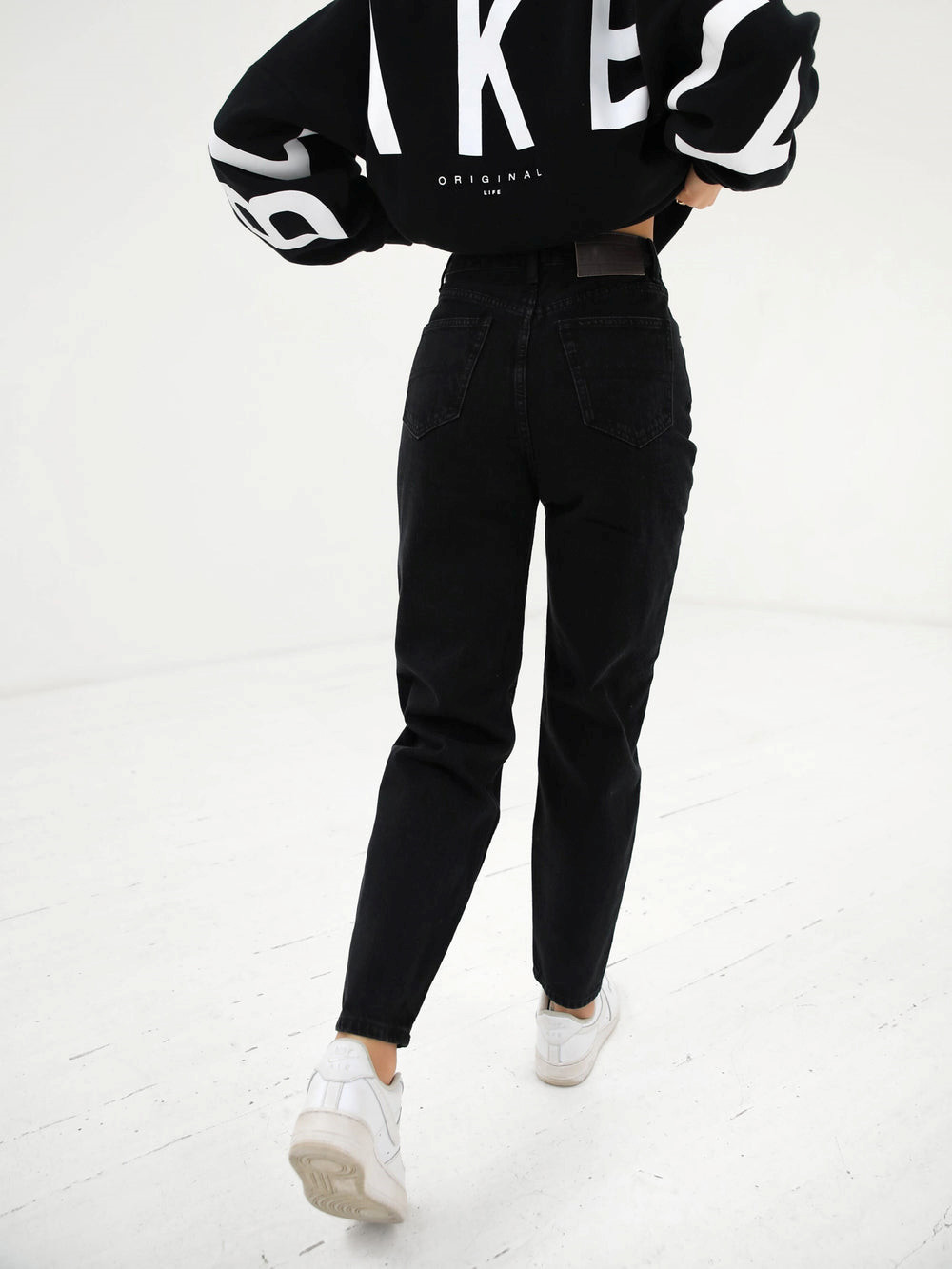 Black Blakely Mom Jeans | EHR278365