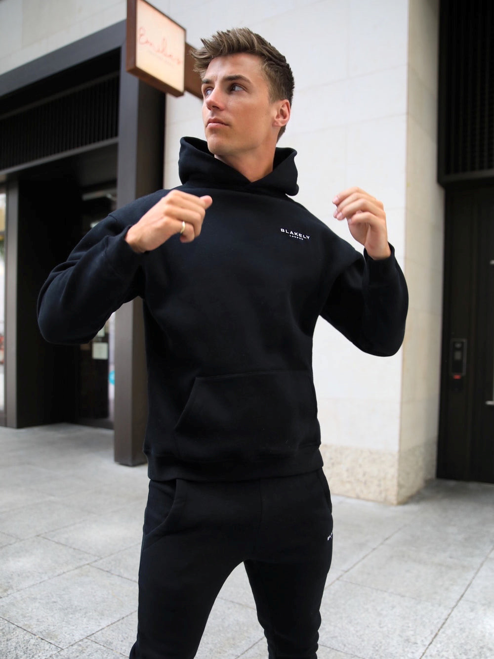 Black Blakely Universal Relaxed Hoodie | VQF615487