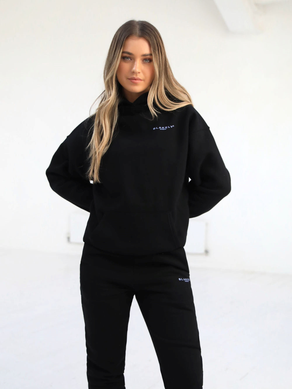 Black & Blue Blakely Women's Members Relaxed Hoodie | WCE693187