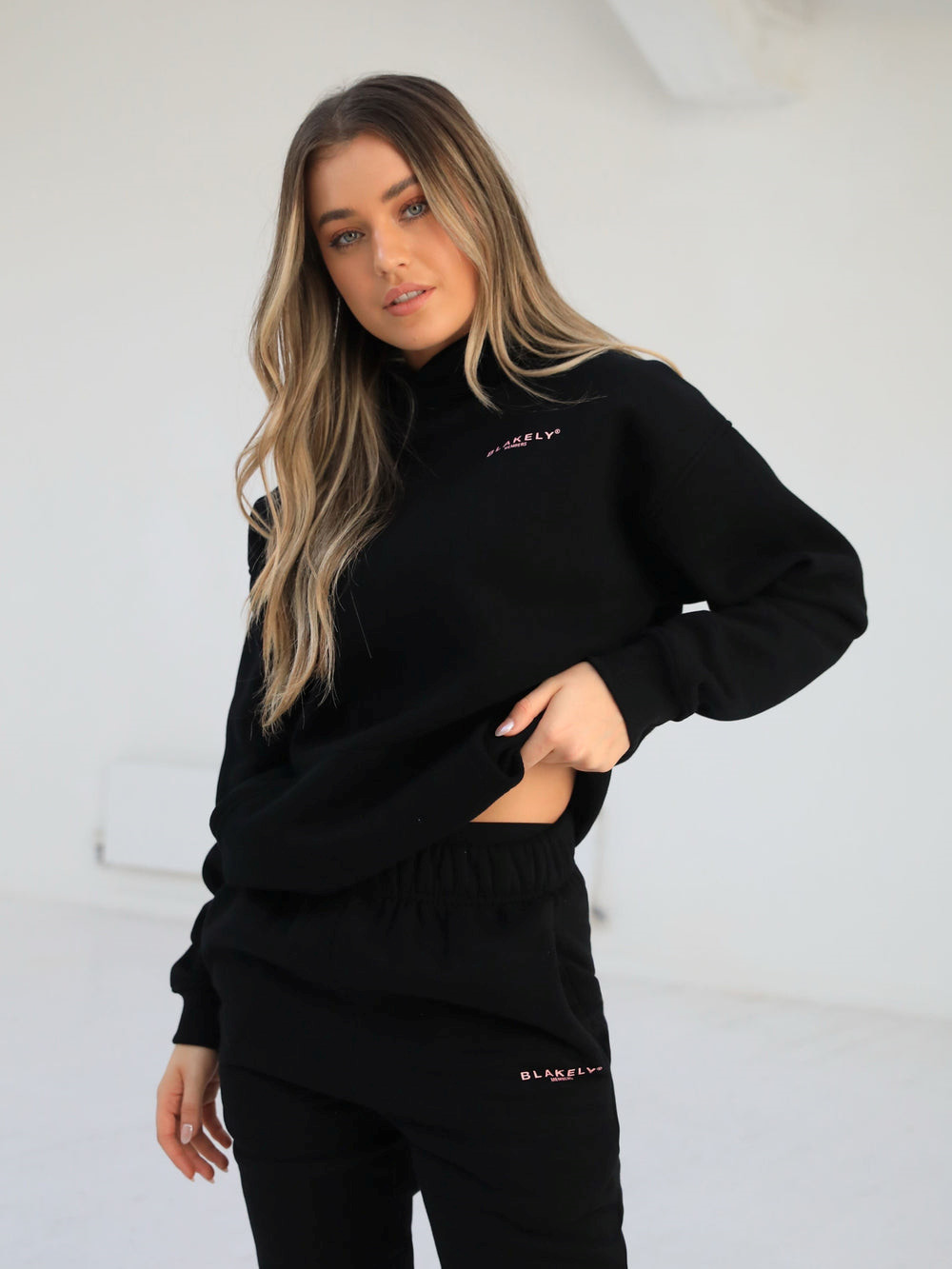 Black & Pink Blakely Women's Members Relaxed Hoodie | SAF962154