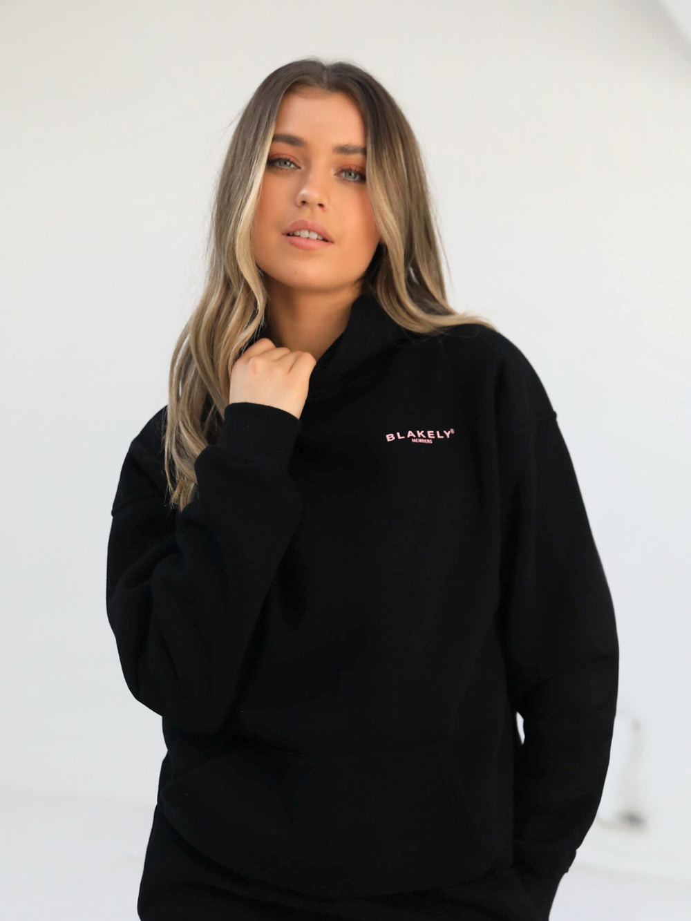 Black & Pink Blakely Women's Members Relaxed Hoodie | SAF962154