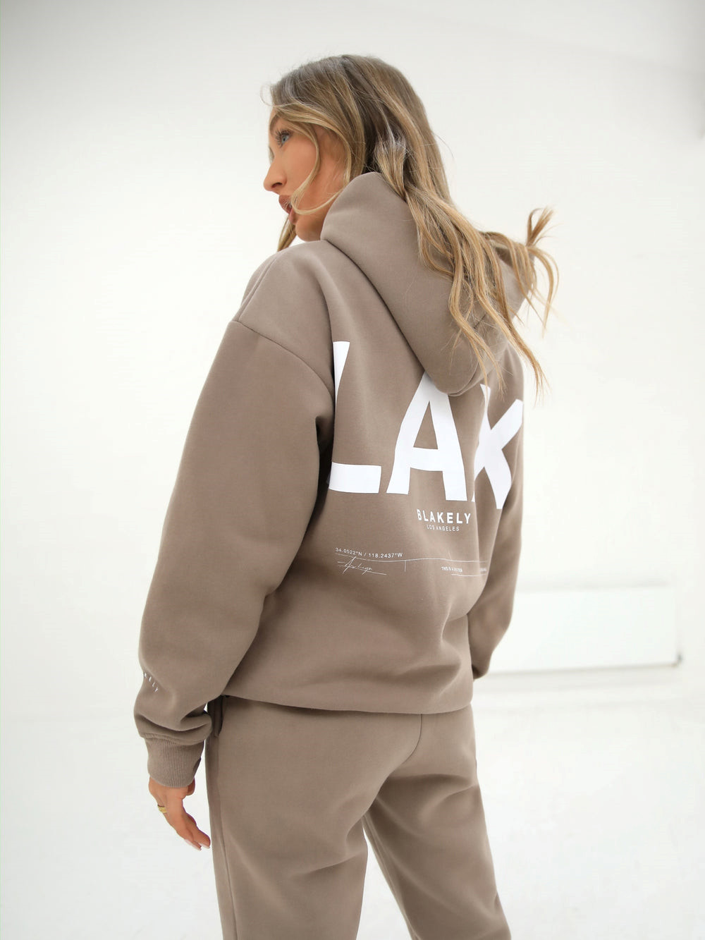 Brown Blakely LAX Women's Oversized Hoodie | UTZ975638