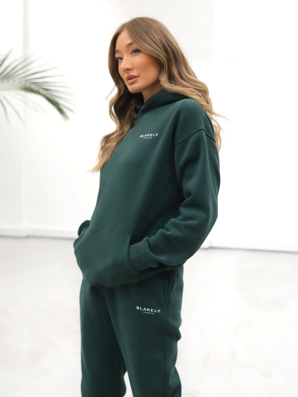 Dark Green Blakely Universal Women's Relaxed Hoodie | TRH631954