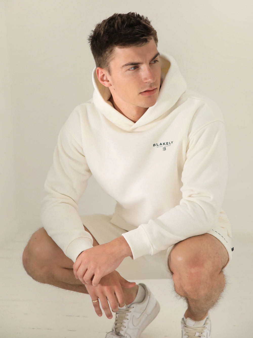 Ivory Blakely Riviera Initial Relaxed Hoodie | AEU867093