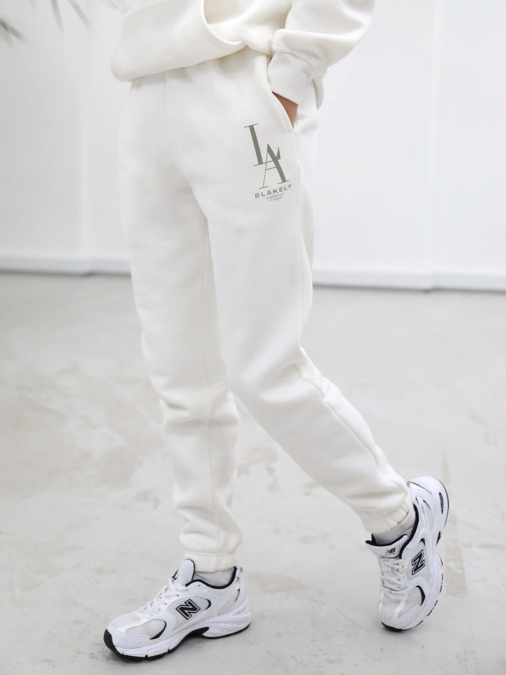 Ivory Blakely Studio Sweatpants | GLT314067