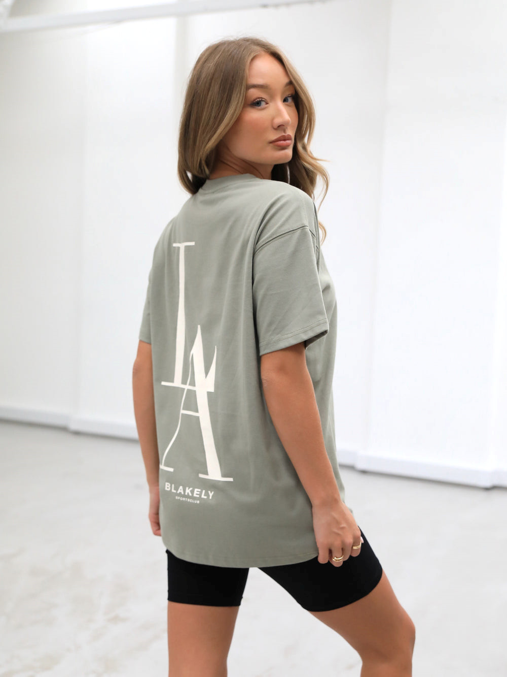 Olive Blakely Studio Relaxed T-Shirt | KWB974230